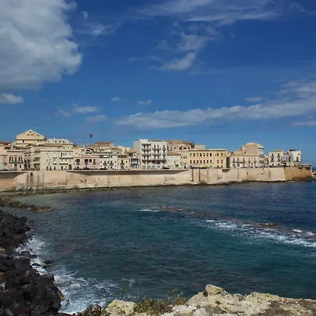 福斯托公寓 公寓 *